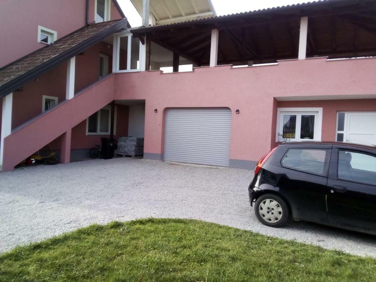 Rakov Potok Studio Apartman Zagreb Horvati מראה חיצוני תמונה